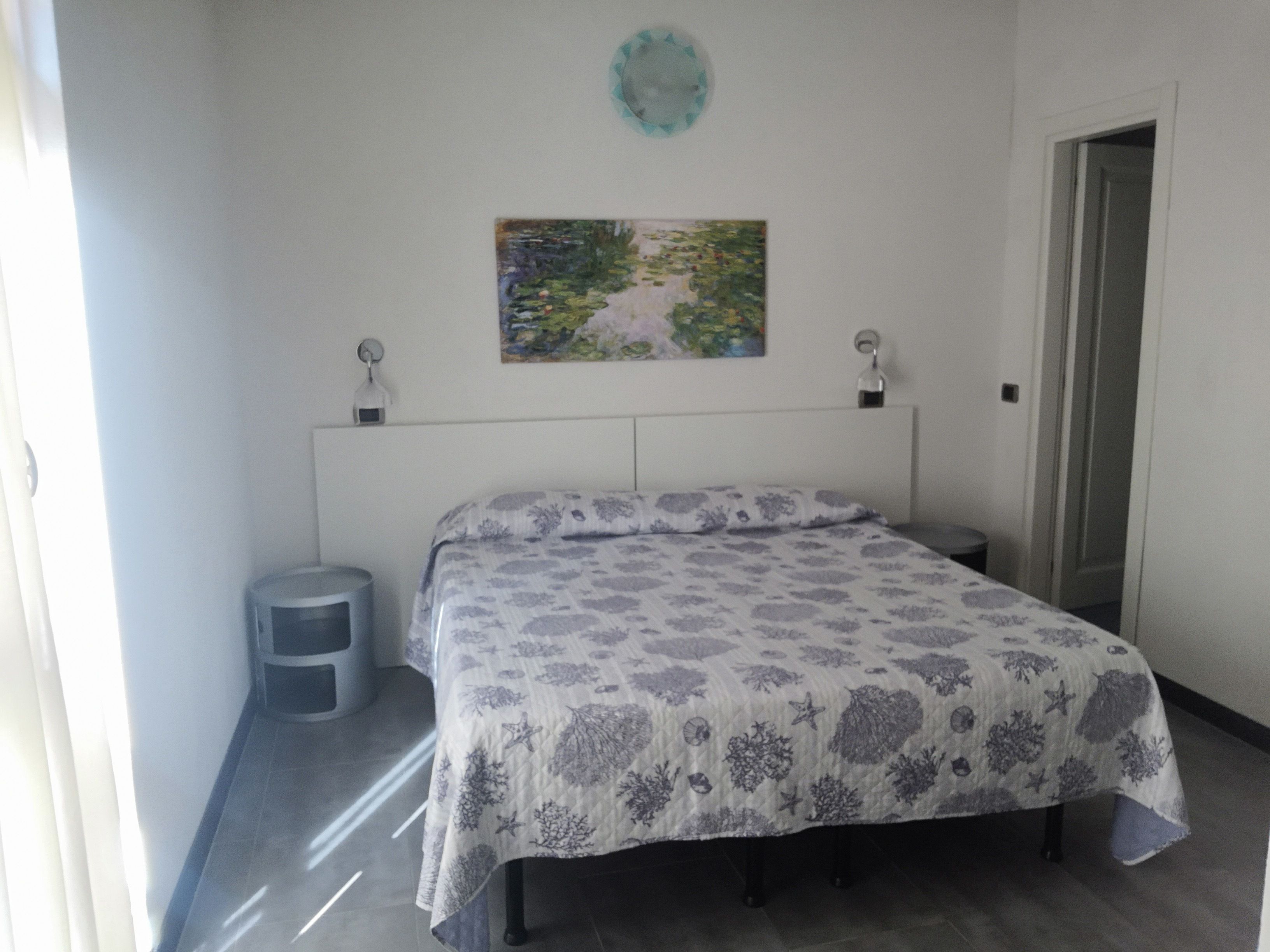 Basic Double Room, 1 Queen Bed | Desk, free WiFi, bed sheets