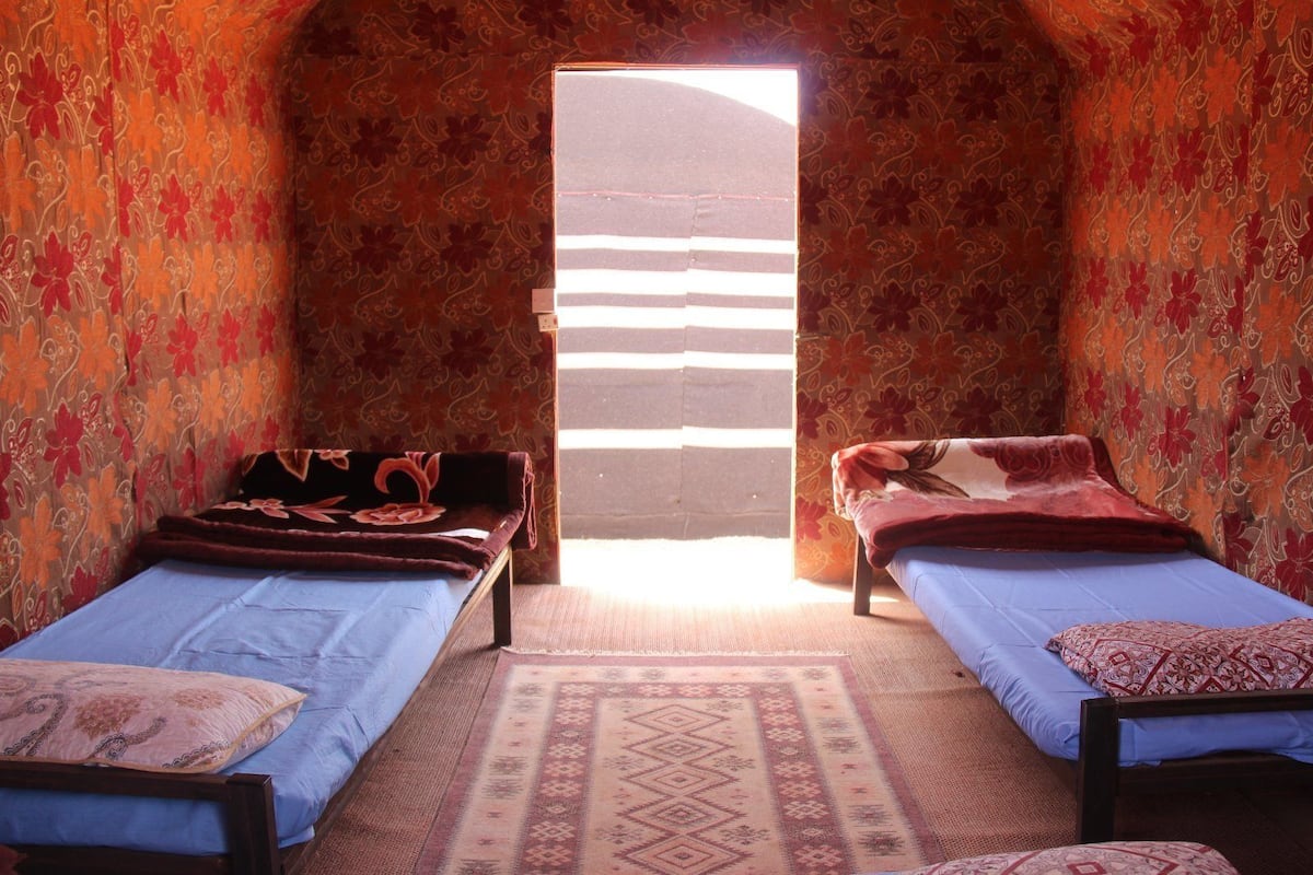 Basic Tent, 2 Twin Beds, Non Smoking | Bed sheets