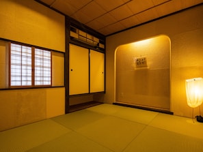 Habitació doble, no fumadors (Japanese-Western Style,Queen) | Caixa forta a l'habitació i escriptori