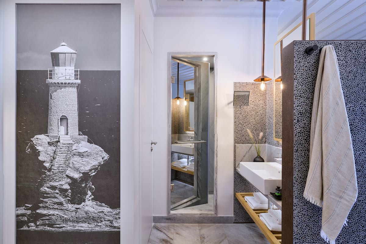 summer suite, private pool, sea view | bathroom | shower, rainfall showerhead, free toiletries, hair dryer