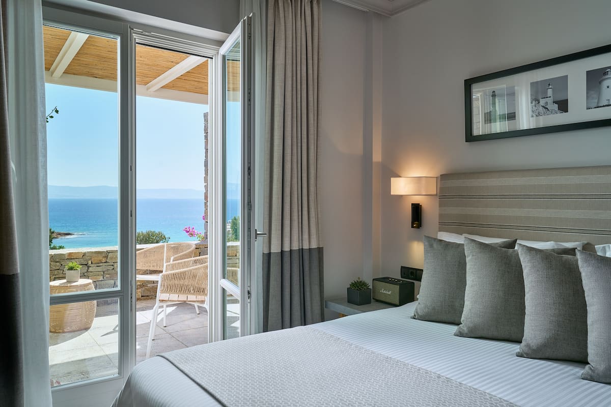 Deluxe Room, Sea View | Beach/ocean view