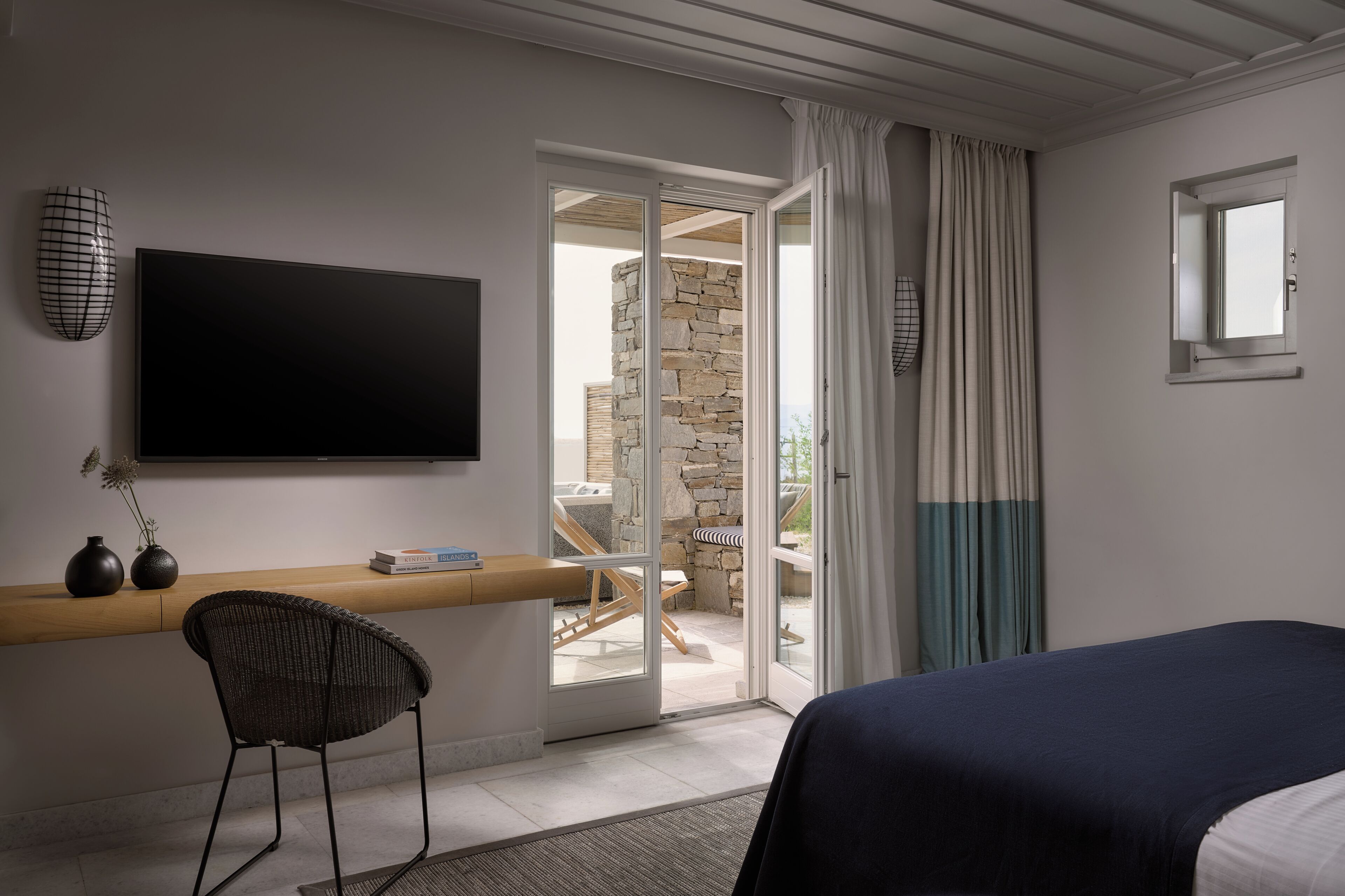 Sun Suite Sea View with Jacuzzi | Egyptian cotton sheets, premium bedding, down comforters