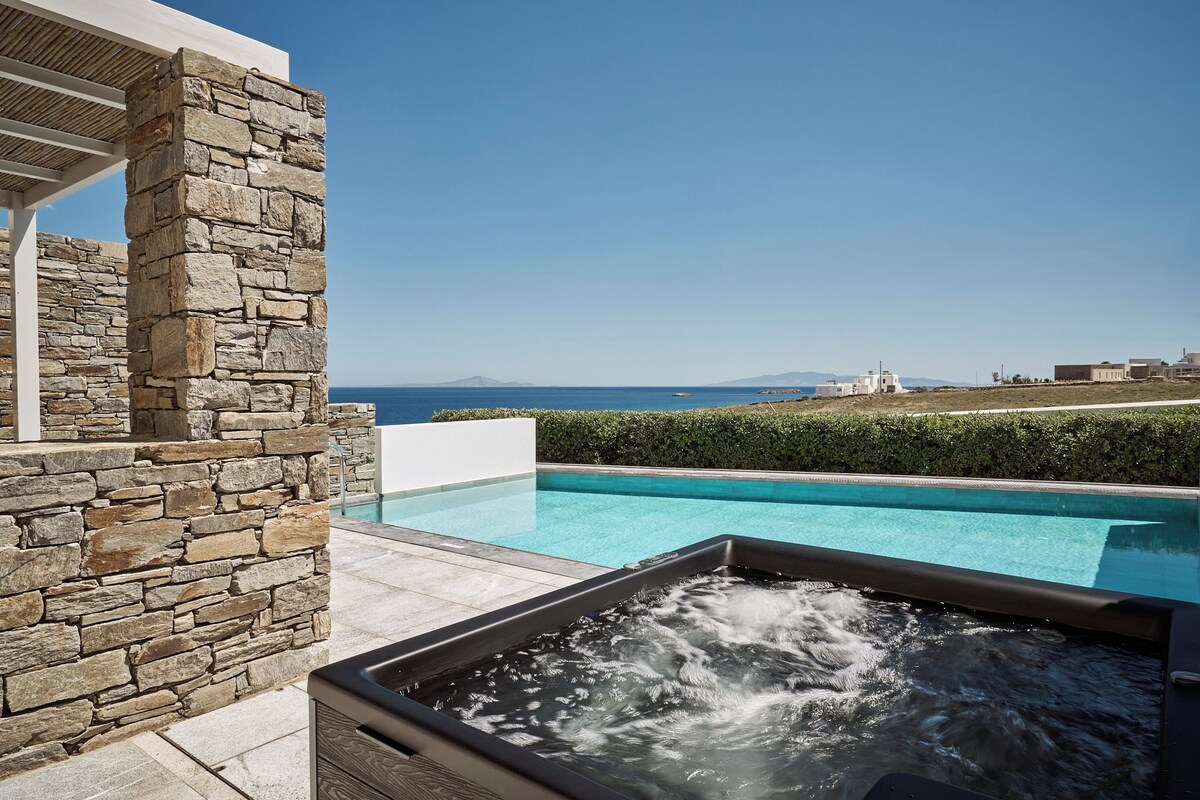 Private spa tub