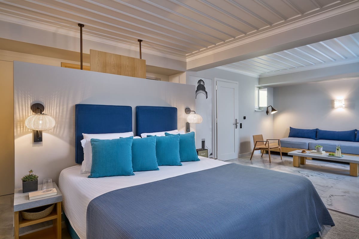 Sun Suite | 1 bedroom, Egyptian cotton sheets, premium bedding, down comforters