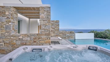 Honeymoon Suite, Private Pool, Sea View with Jacuzzi | Terrasse/Patio