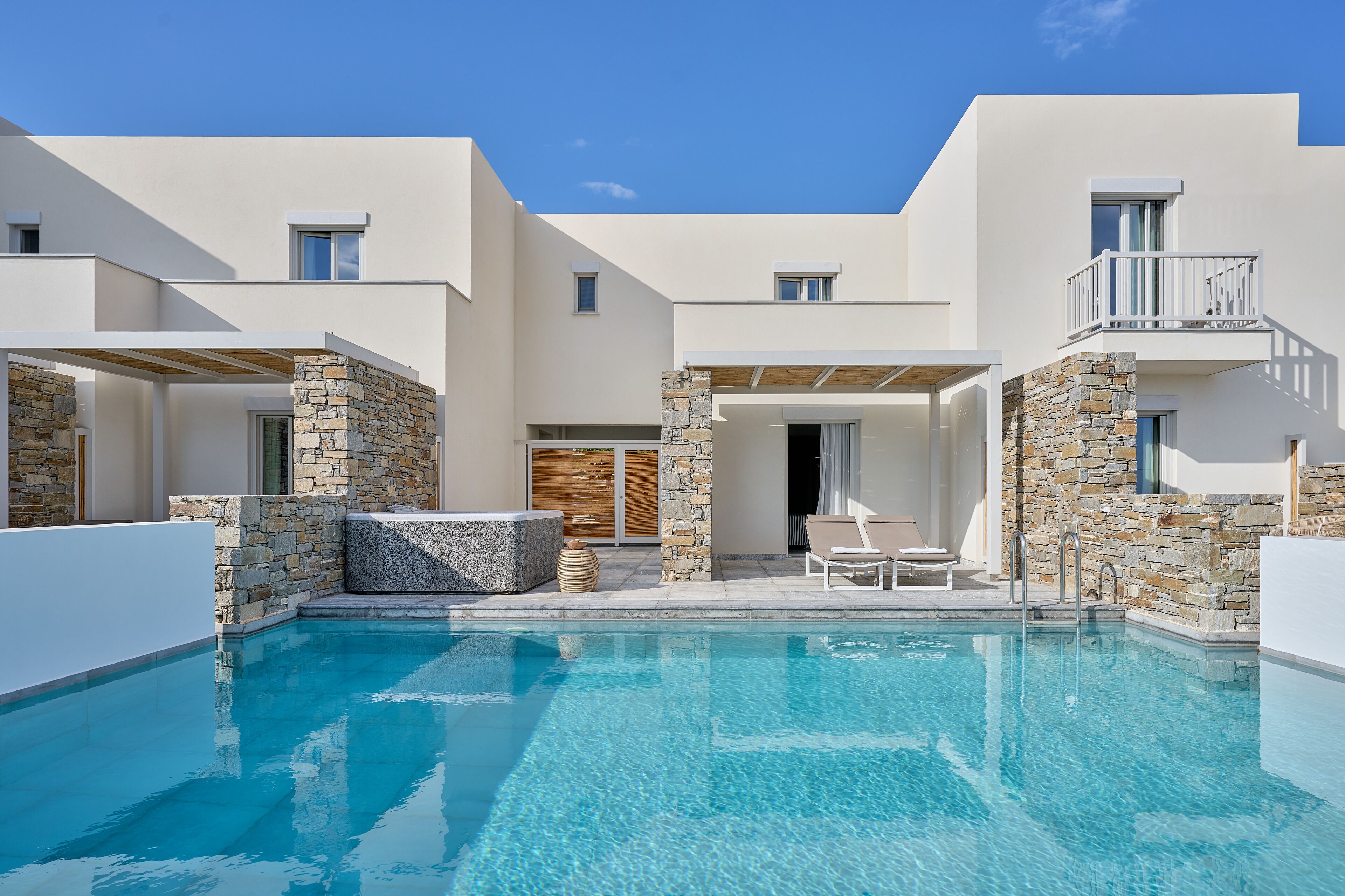Honeymoon Suite, Private Pool, Sea View with Jacuzzi | Draps en coton égyptien, literie de qualité, couette en duvet