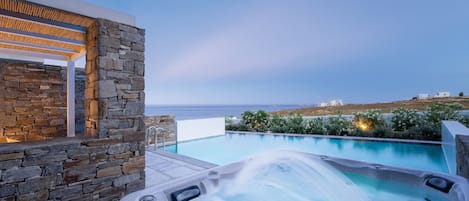 Honeymoon Suite, Private Pool, Sea View with Jacuzzi | Private spa tub