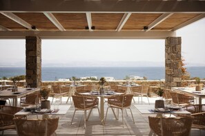 2 restaurants, breakfast, lunch, dinner served; Greek cuisine