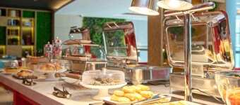 ibis Luoyang Baolong Square Hotel