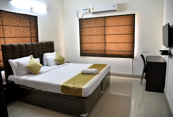Standard Single Room | Premium bedding, in-room safe, desk, soundproofing - Sapphire Asta (Hyderabad)