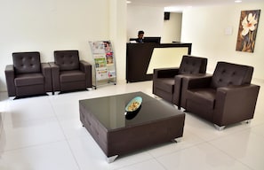 Lobby sitting area - Sapphire Asta (Hyderabad)