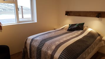 Blackout drapes, cribs/infant beds, free WiFi, bed sheets