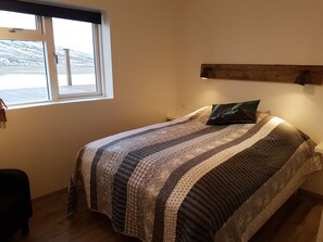 Verduisterende gordijnen, babybedden, gratis wifi, beddengoed