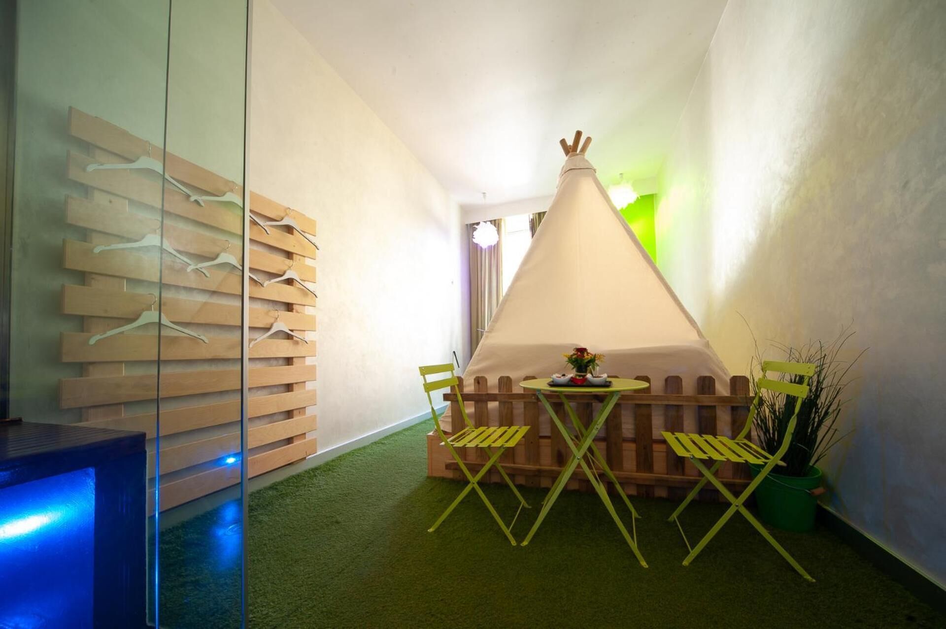 Photo - Magenta Pantheon Navona