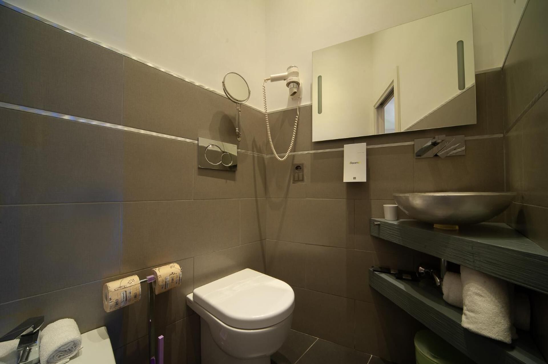 Photo - Magenta Pantheon Navona