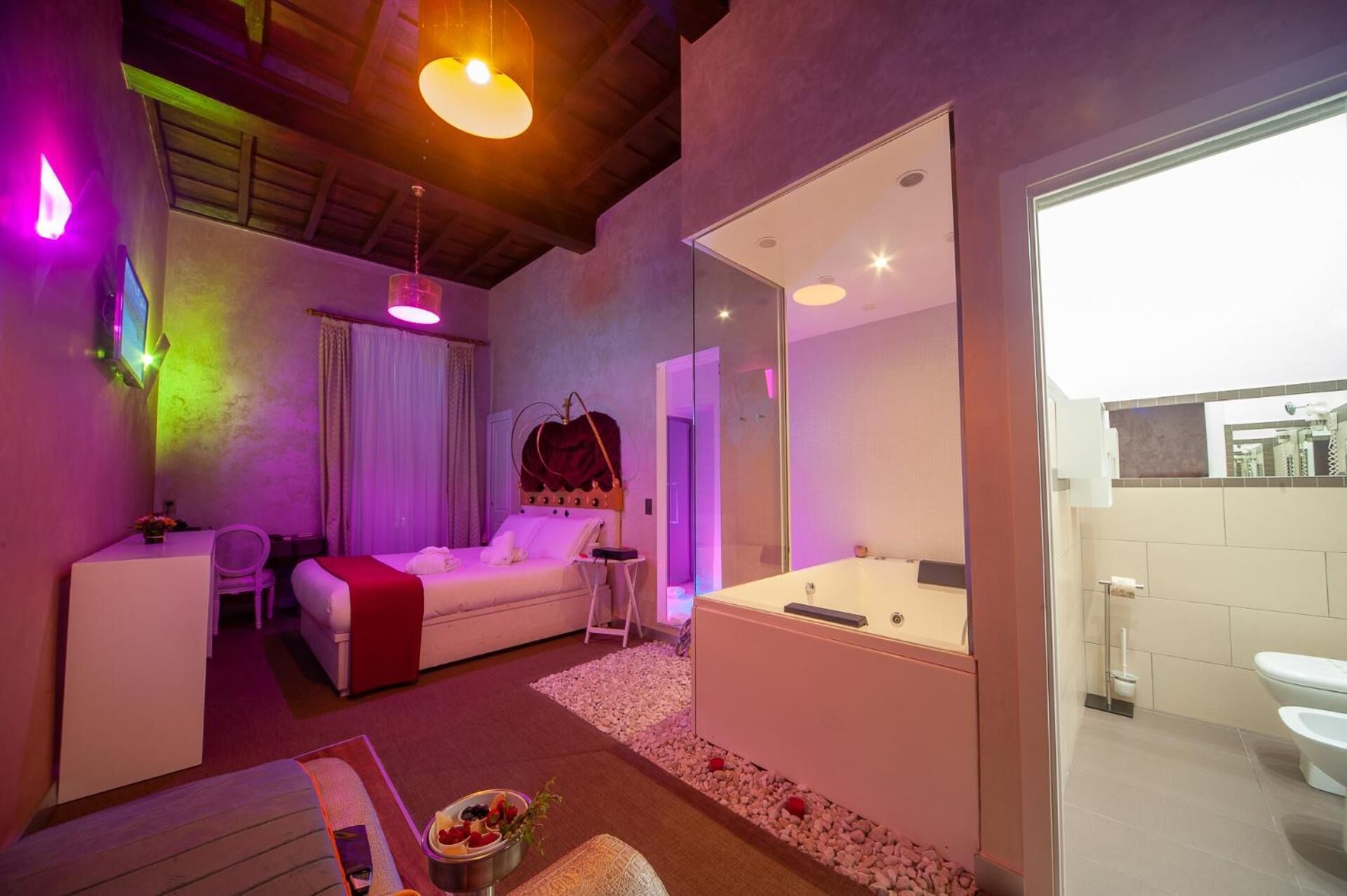 Photo - Magenta Pantheon Navona