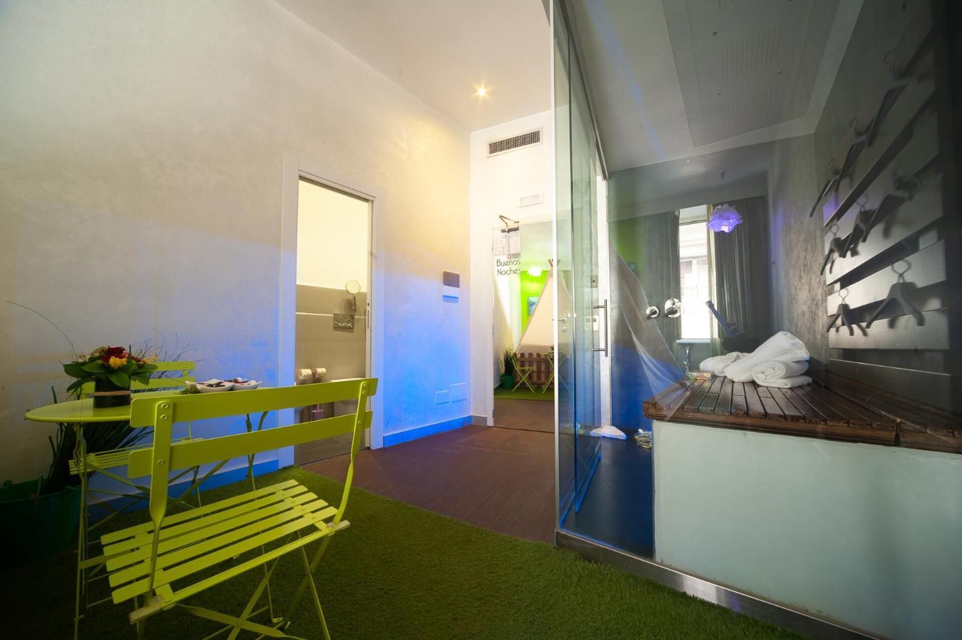 Photo - Magenta Pantheon Navona