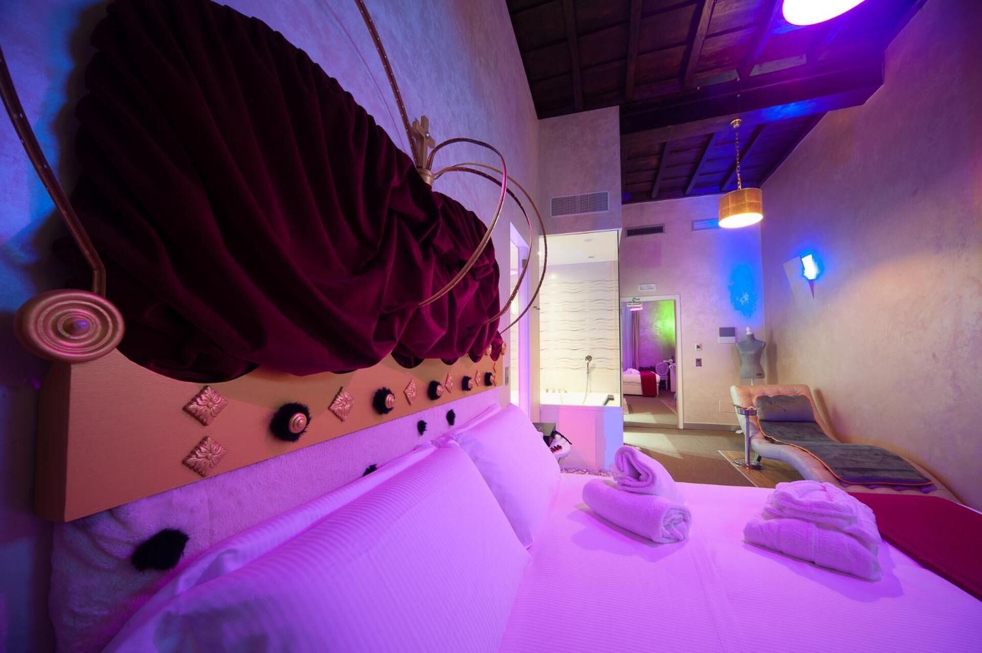 Photo - Magenta Pantheon Navona