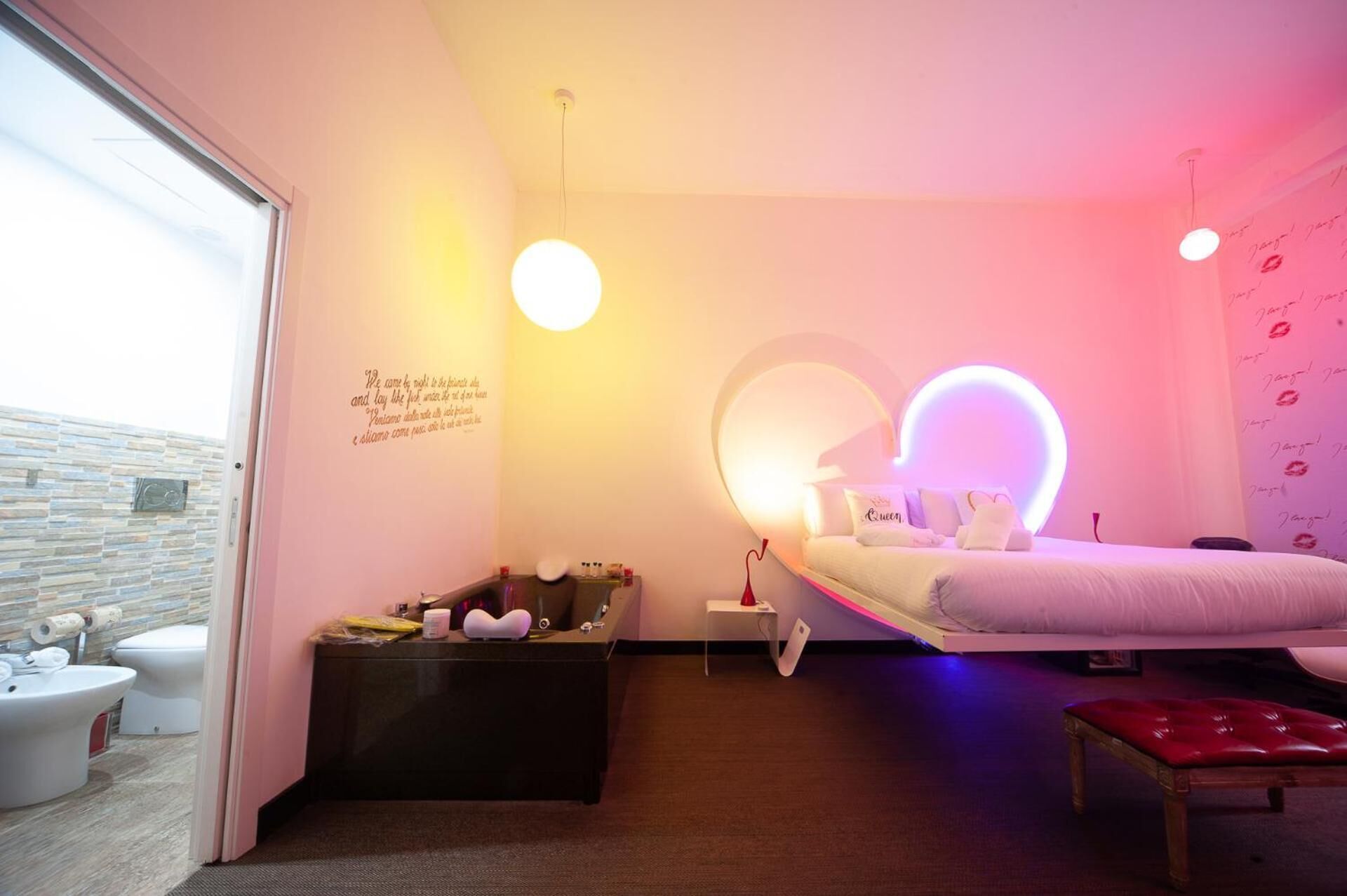 Photo - Magenta Pantheon Navona