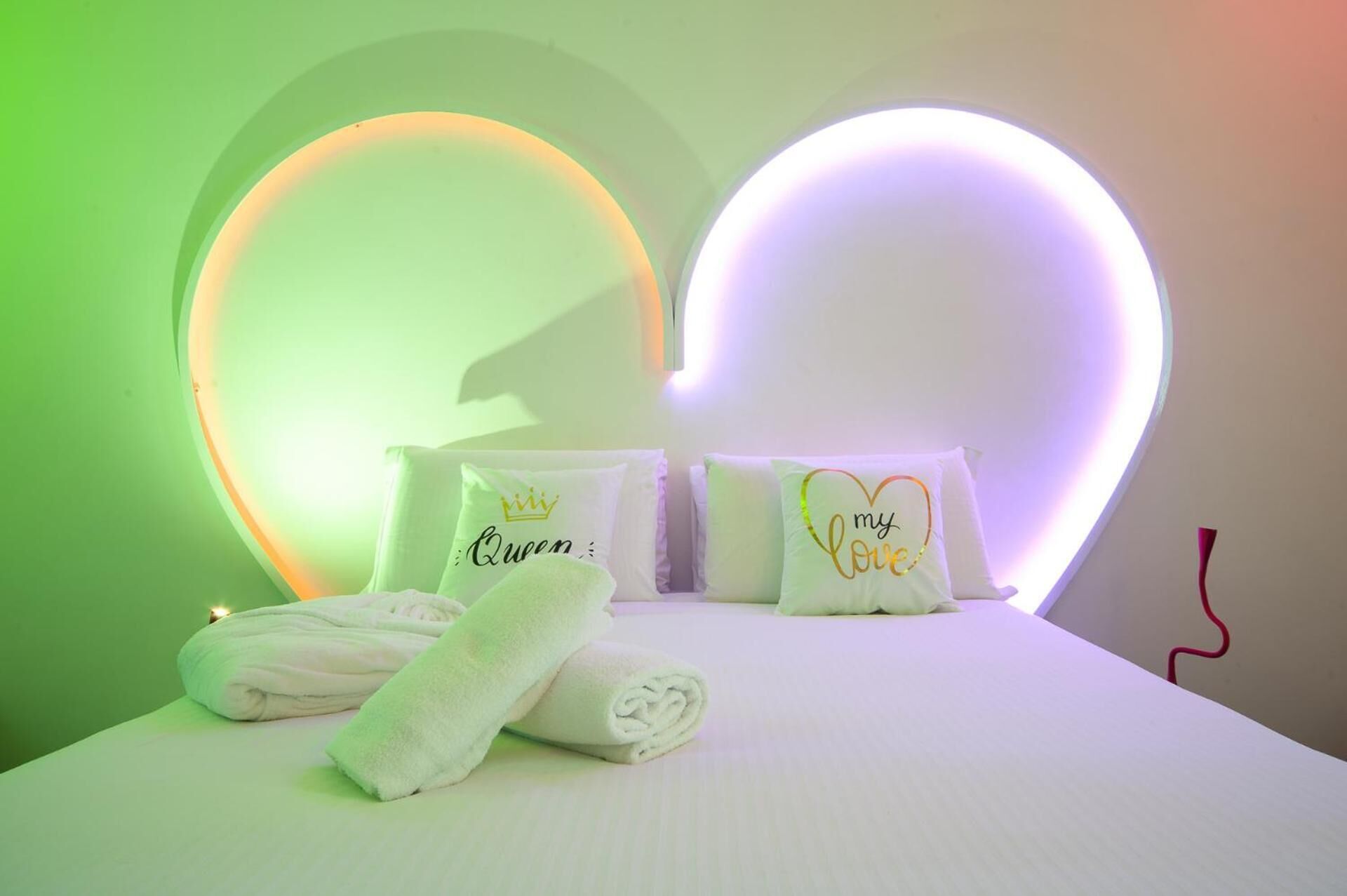 Photo - Magenta Pantheon Navona