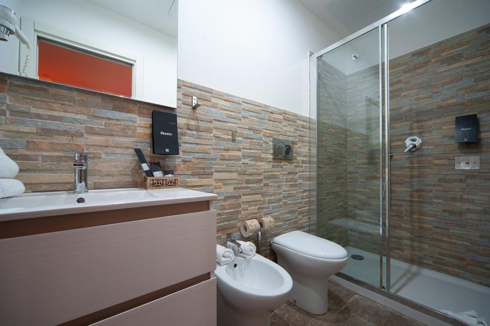 Photo - Magenta Pantheon Navona