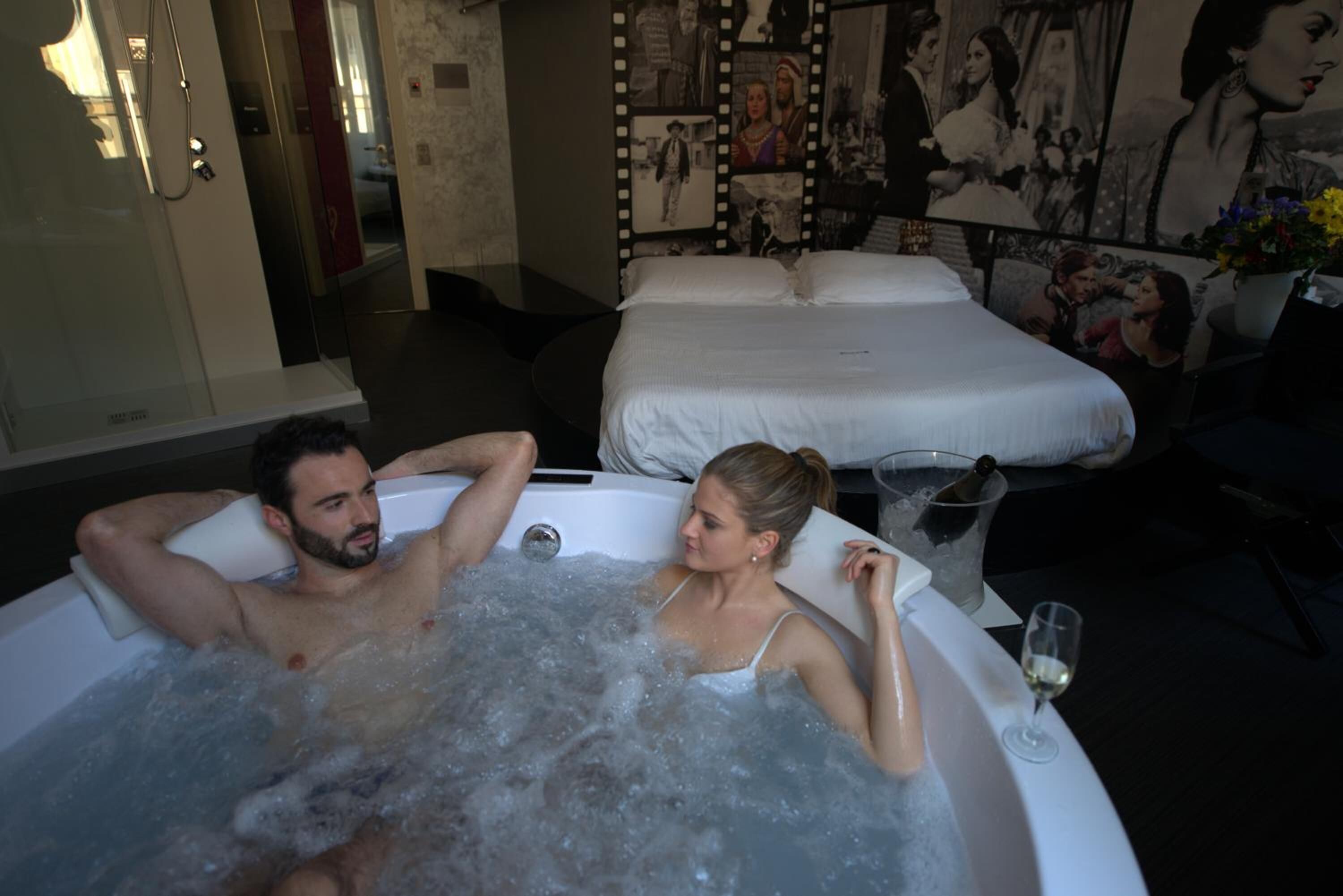 Photo - Magenta Pantheon Navona