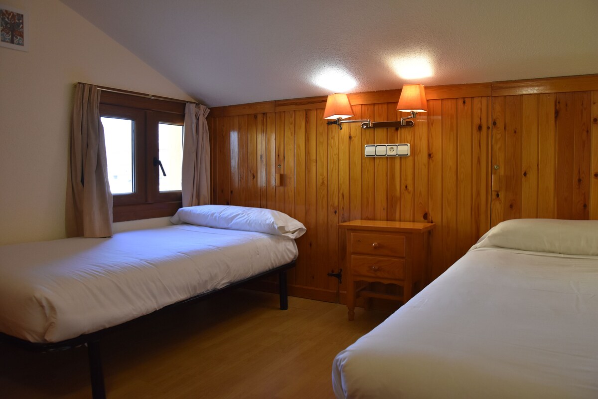 Apartment, 2 Bedrooms (6-8) | Travel crib, WiFi (free), bed sheets