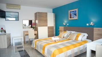 Studio | Skrivbord, strykjärn/strykbräda, barnsängar och gratis wi-fi