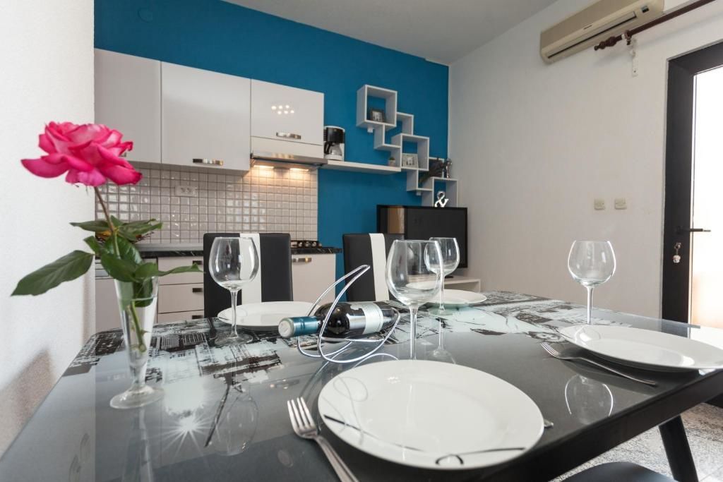 Apartamento Confort, 2 habitaciones | Servicio de comidas en la habitación