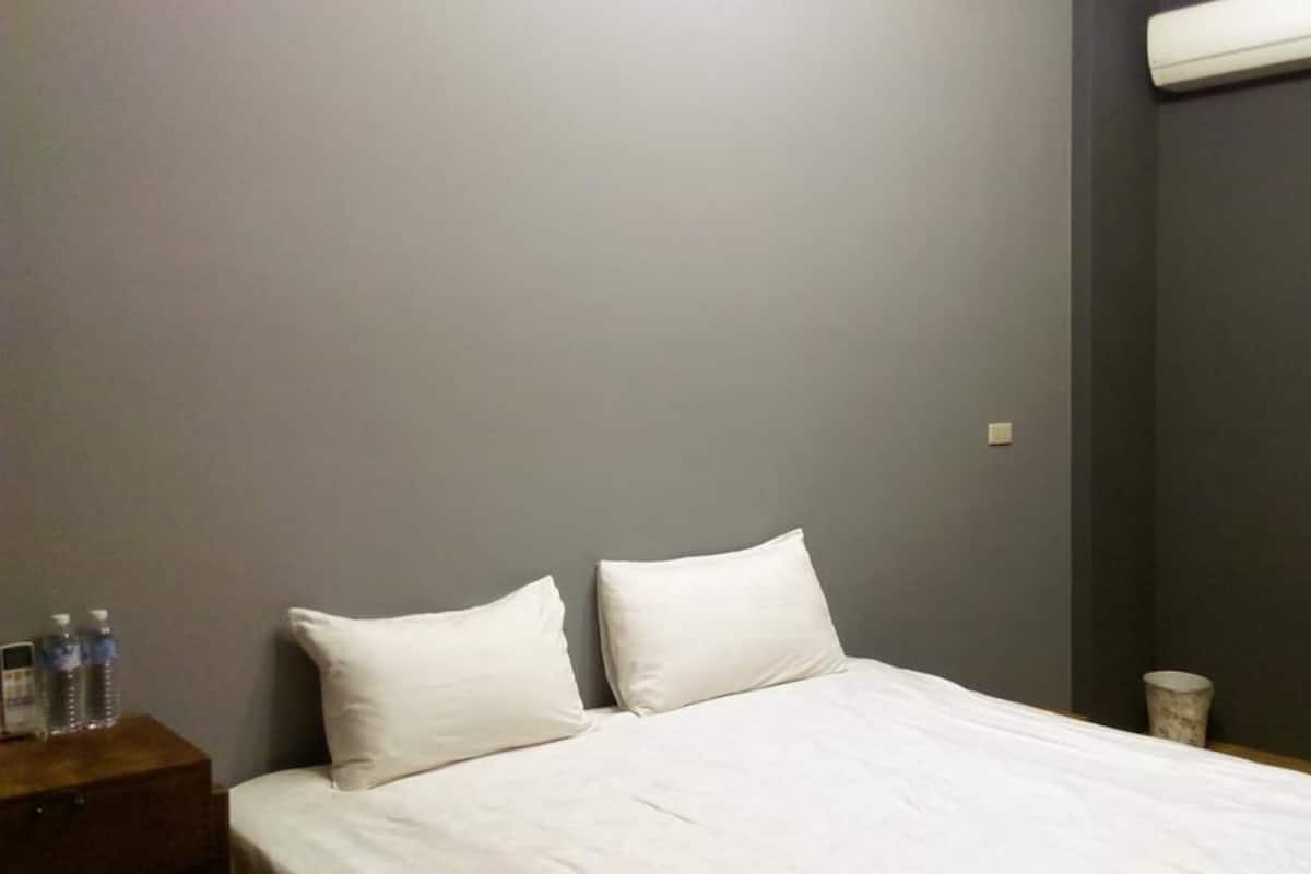 Standard Double Room, 1 Bedroom | Desk, blackout drapes, free WiFi, bed sheets