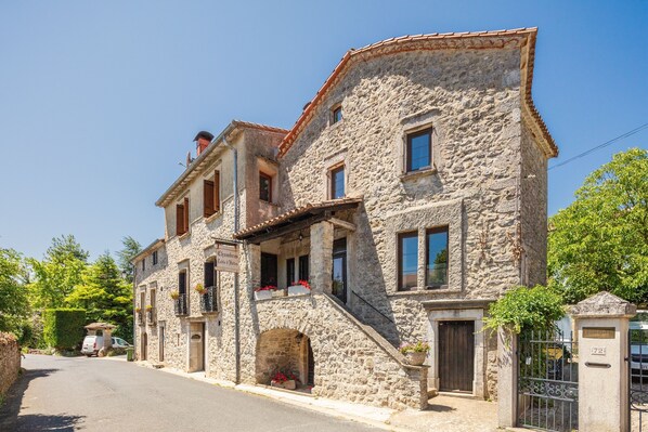 Front of property - Le Barry du Grand Chemin (Le Caylar)