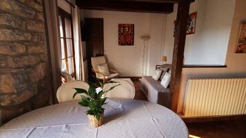 コンフォート コテージ 2 ベッドルーム | リビング エリア