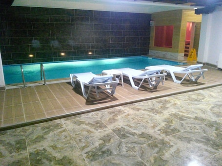 Indoor pool, seasonal outdoor pool. Osmanli Omtel Otel
