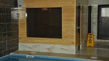 Piscine couverte