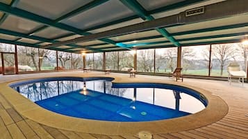 Piscine couverte, piscine extérieure