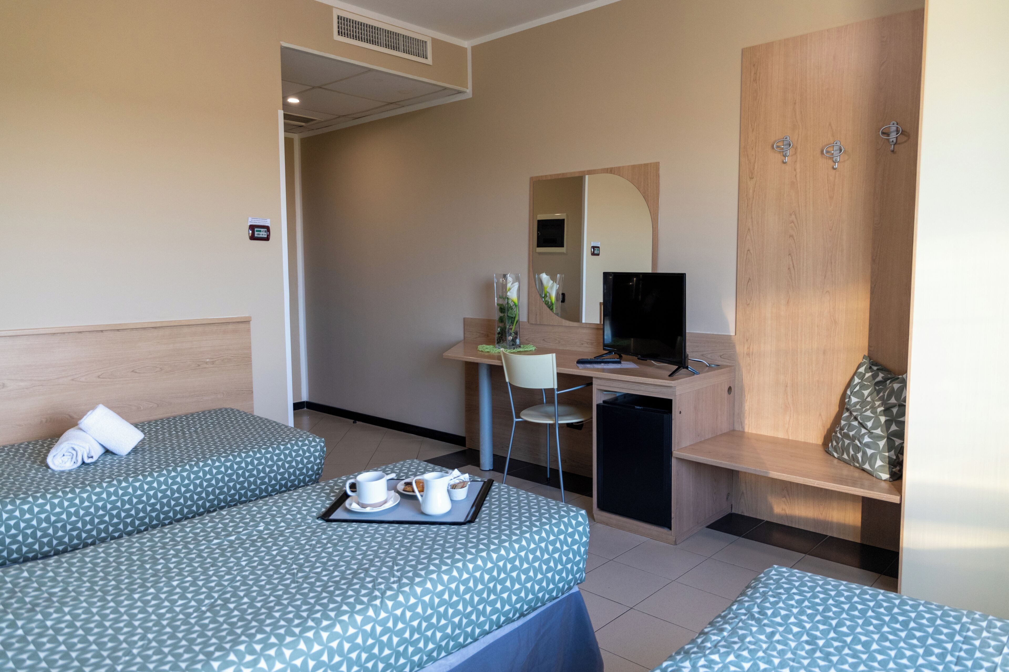 triple room | minibar, desk, soundproofing, free wifi