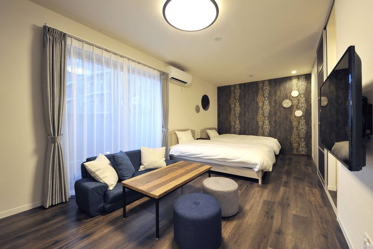 Desk, blackout drapes, WiFi (free), bed sheets