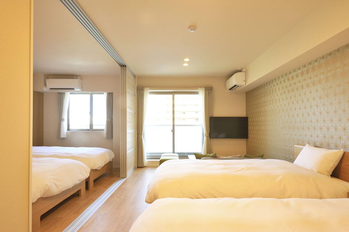 Desk, blackout drapes, WiFi (free), bed sheets