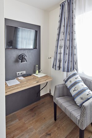 Comfort Single Room, Mountainside | Hypo-allergenic bedding, minibar, desk, blackout drapes - Alte Säge Ruhpolding (Ruhpolding)