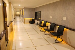 Property entrance - Hotel Orange Inn (Ahmedabad)