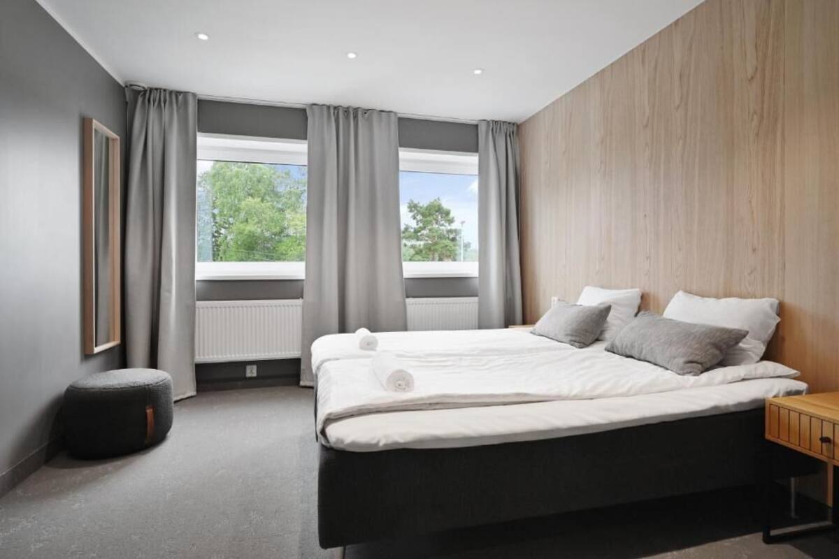 Standard Twin Room, 2 Twin Beds, Shared Bathroom | Blackout drapes, soundproofing, WiFi (free), bed sheets