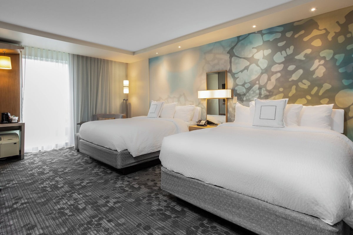 1 bedroom, desk, laptop workspace, blackout curtains