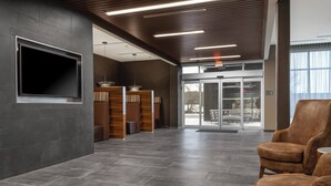 Lobby-lounge
