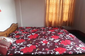 Basic Room, 1 Double Bed, Non Smoking | Free WiFi