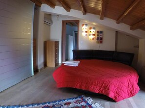 Deluxe Triple Room, Multiple Beds | Desk, rollaway beds, free WiFi, bed sheets - I Campanili (Agrigento)