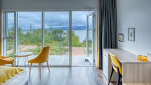 Double or Twin Room, Private Bathroom, Lake View | Pemandangan dari bilik