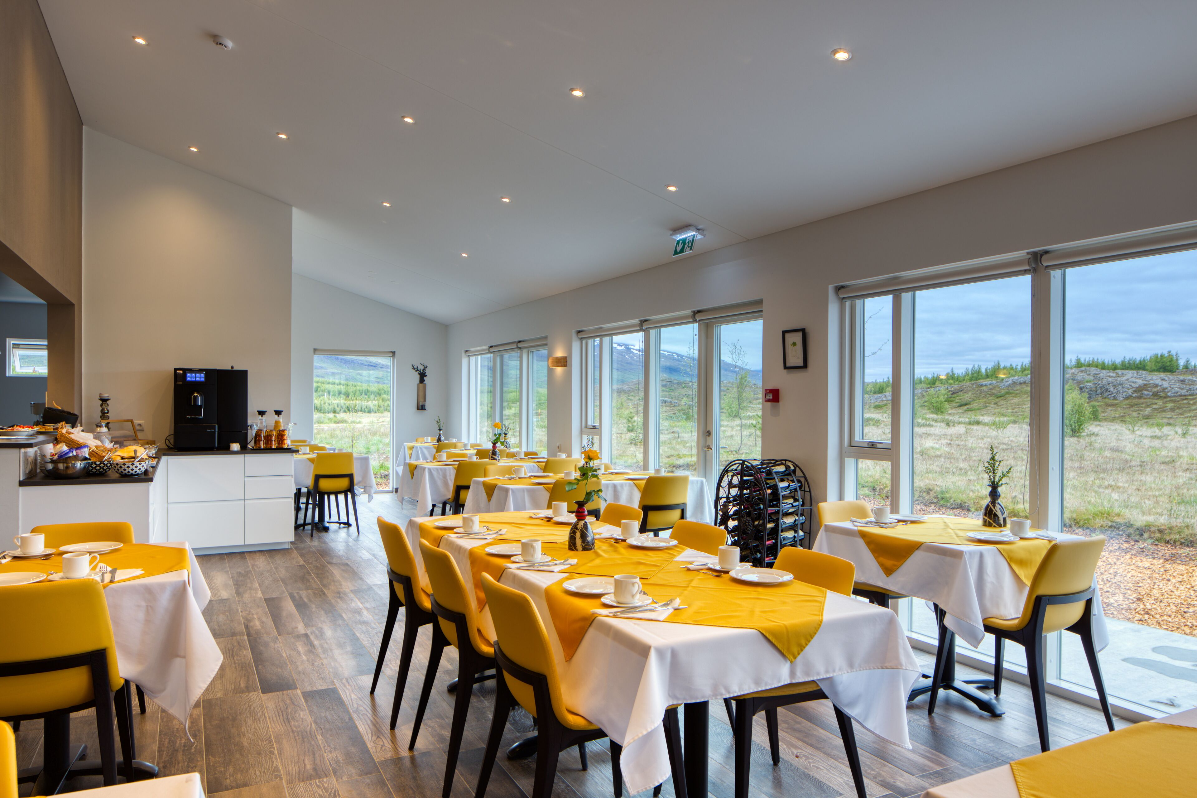 lunch and dinner served