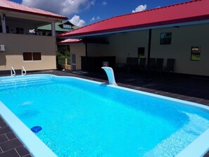 Outdoor pool - Riverside Bungalows Commewijne (Meerzorg)