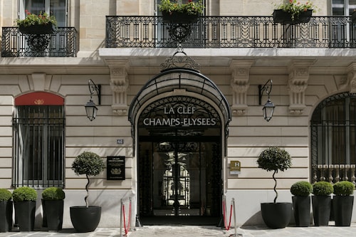 La Clef Champs-élysées Paris By The Crest Collection La Clef Champs-Élysées Paris by The Crest Collection Reviews, Deals