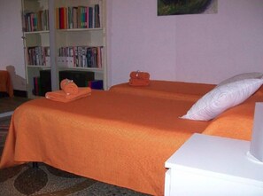 Chambre Triple, salle de bains commune